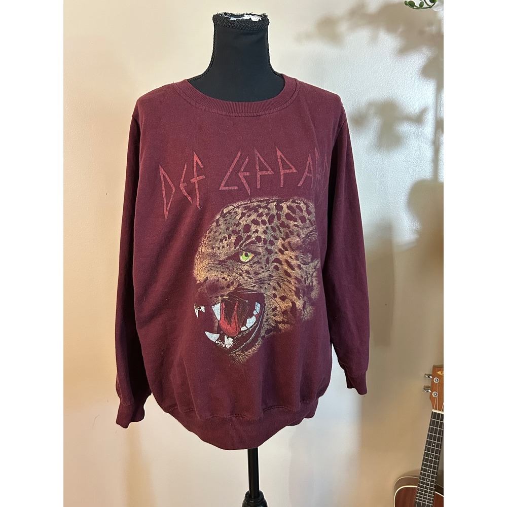 Def Leppard Graphic Sweatshirt Maroon Burgundy Leopard Rock Band XXL
